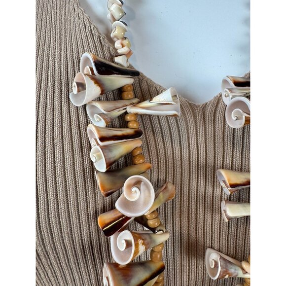 Vintage Shell Necklace With Swirl & Cone Shapes Beige & Brown Tones Barrel Clasp - Picture 9 of 16